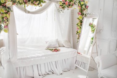 Modern oturma odası parlak renkler