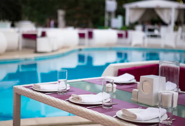 Served table in open air cafe — Stock Photo, Image