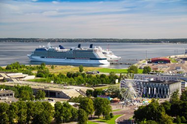 Cruise gemi limanındaki Tallinn, Estonya. 