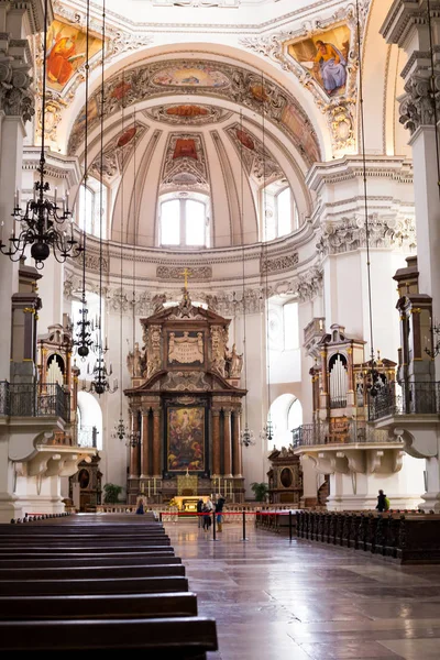 Innenraum der st. rupert kirche im zentrum von salzburg. — Stockfoto