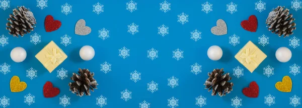 Christmas and New Year holiday background. greeting card. Christmas gift and ornaments on blue background — 스톡 사진