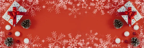 Feliz Navidad y Felices Fiestas tarjeta de felicitación. Vista superior. Tema de vacaciones de invierno. Puesta plana — Foto de Stock