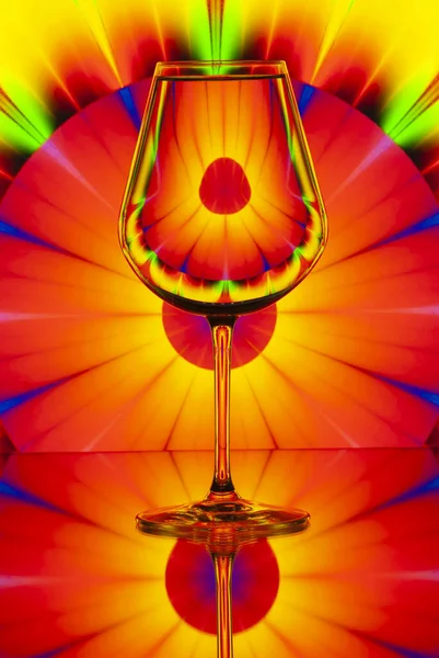水のガラスを通して見られるパターン歪み 静物画 — ストック写真