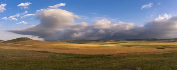 Barevná Podzimní Pole Nádherné Mraky Georgia Kakheti Region — Stock fotografie