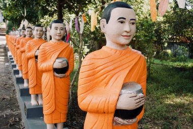 Satır Budhist rahip heykel