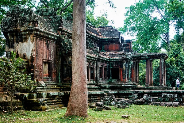 Historisches gebäude in angkor wat thom kambodscha — Stockfoto