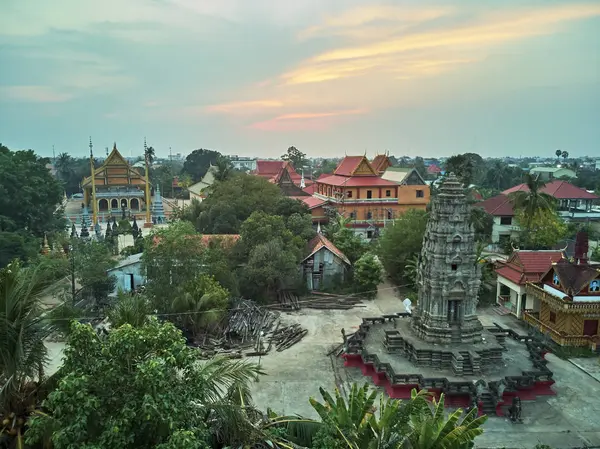 Hava dron görünümü traditionnal Kamboçyalı Tapınağı 