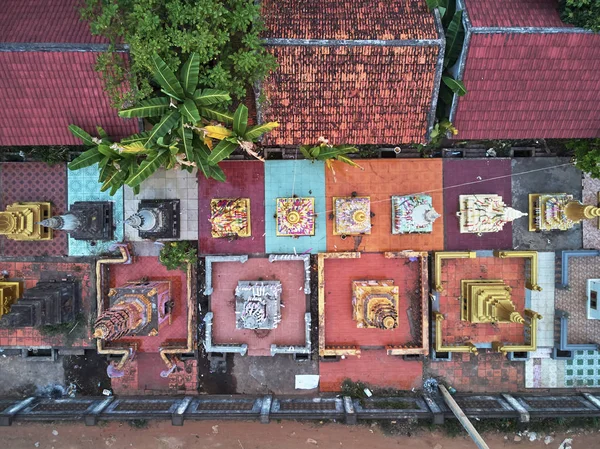 Aerial drone view  of a traditionnal cambodian temple — Stock Photo, Image