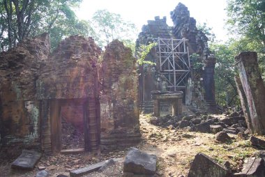 Prasat Banteay pir temizleyin Tapınağı Angkor dönemi