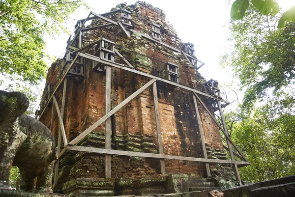 Prasat Damrei chrám Angkor éra — Stock fotografie