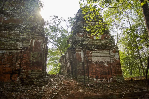 Prasat çocuk arabası Tapınak Koh Ker kompleksi