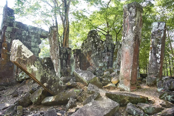 Prasat Banteay pir temizleyin Tapınağı Angkor dönemi — Stok fotoğraf