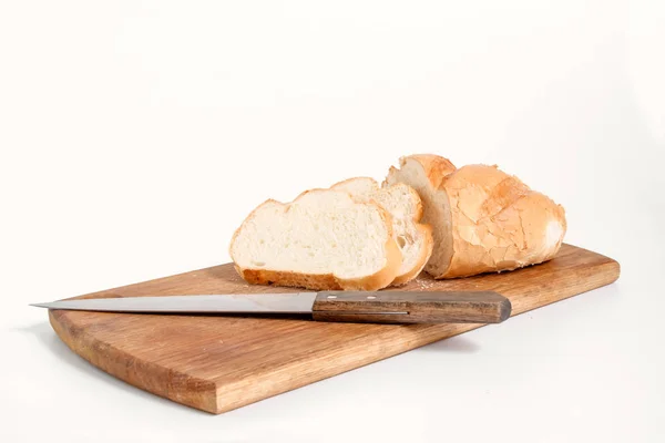 Нарізаний Білий Хліб Лежить Кухонній Дошці Видом Збоку Ножа Білому — стокове фото