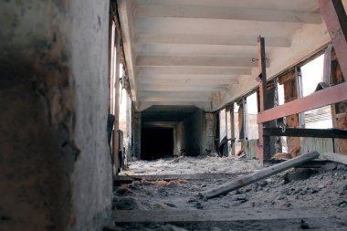 Hayatta kalma tüneli ve sığınak kıyamet günü. şeytan oyunları askeri nesneler inşa etti