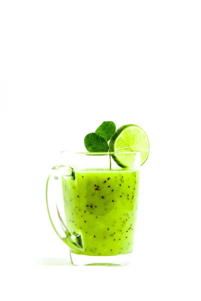 Cocktail Verde Sano Kiwi Mela Verde Lime Menta Isolati Sfondo — Foto Stock