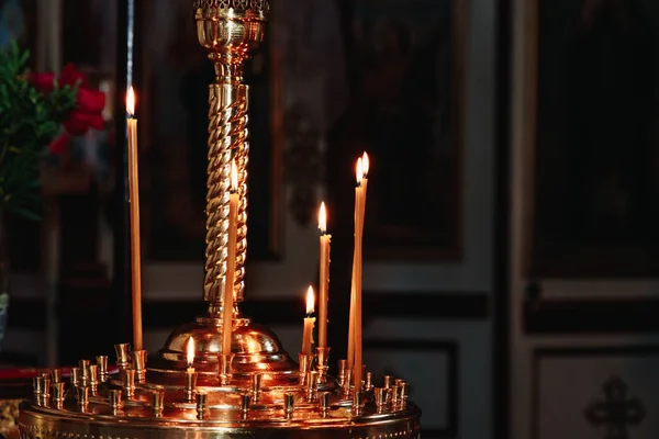 Свечи Русской Православной Церкви — стоковое фото