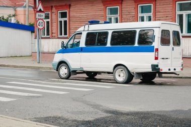 Minibüs polis şehir, yol.