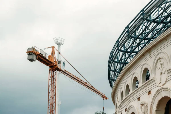 Průmyslové Stavební Jeřáby Stavební Siluety Při Východu Slunce — Stock fotografie