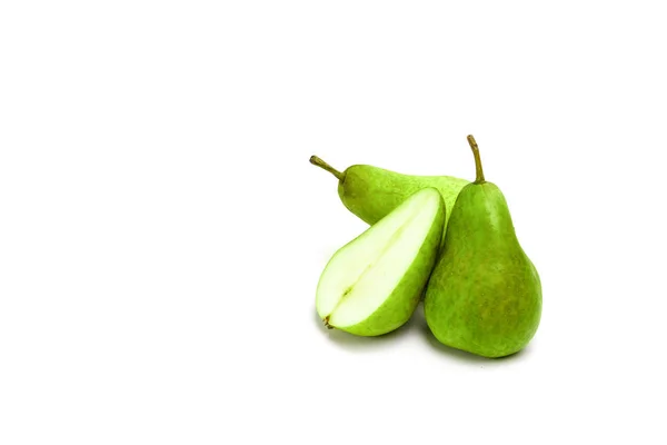 Skär Gröna Päron Och Skiva Vit Bakgrund Sammansättning Frukter Isolera — Stockfoto