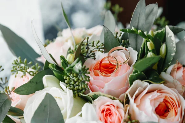 Alyans gelin buketi gelin sabahı yalan ile.