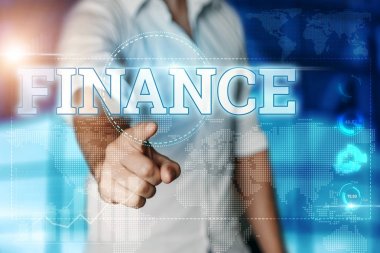 İşadamı sanal bir ekranda tıklatır ve 