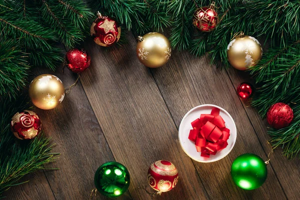 Decorações Natal Presentes Ramos Pinheiro Uma Mesa Madeira Feriados Fundo — Fotografia de Stock