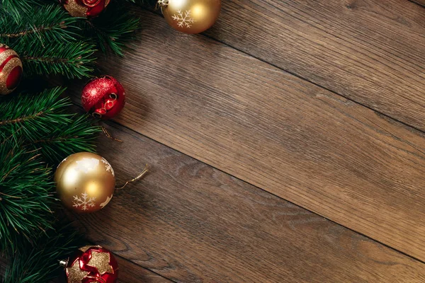 Різдвяні Прикраси Гілки Сосни Дерев Яному Столі Свята Різдвяного Фону — стокове фото