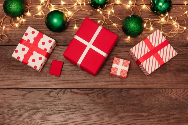 Ornements Noël Cadeaux Sur Une Table Bois Fêtes Fond Noël — Photo