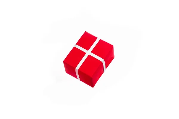Rotes Neujahrsgeschenk Isolieren Auf Weißem Hintergrund — Stockfoto