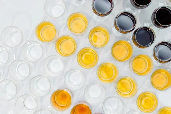 Table Drinks Glasses Top View — Stock Photo, Image