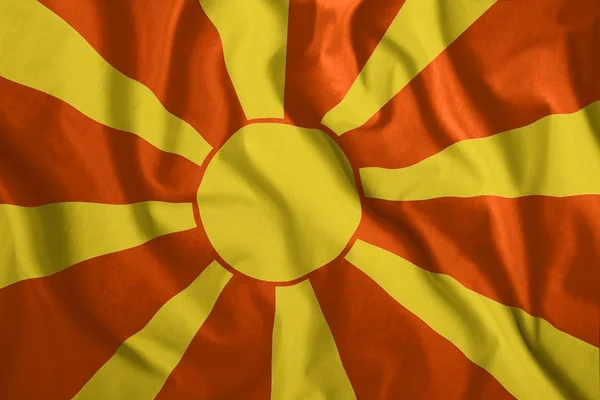Makedonya bayrak havada uçar. Makedonya renkli ulusal bayrak. Vatanseverlik, vatansever sembolü. — Stok fotoğraf