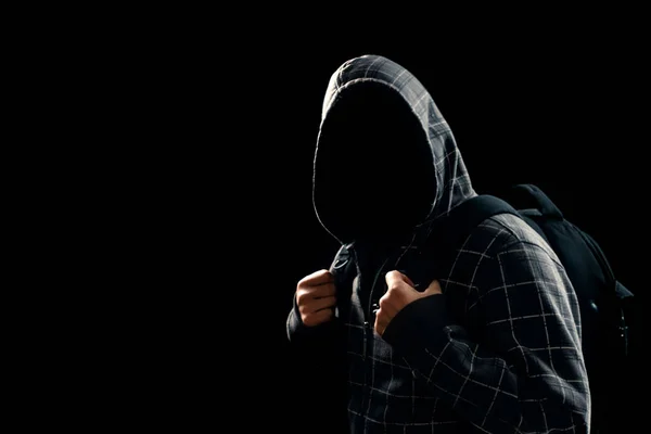 Silhouette Eines Mannes Mit Kapuze Auf Schwarzem Hintergrund Sein Gesicht — Stockfoto