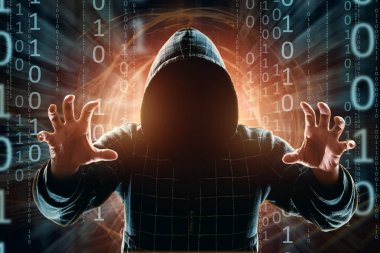 Hacker hood, hacker saldırı, adam, karışık teknik silüeti'ı. Bir ani saldırı, şifreleme, veri güvenliği kavramı.
