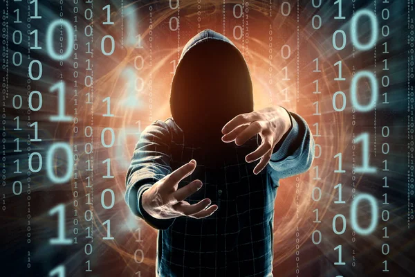 Hacker in de kap, hacker attack, silhouet van de man, mixed media. Het concept van een plotselinge aanval, Cryptografie, gegevensbeveiliging. — Stockfoto