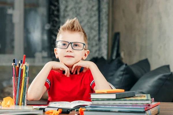 Liten Pojke Göra Läxor Skolan Utbildning Studie — Stockfoto