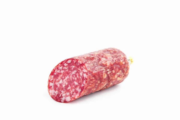 Salami saucisse fumée isolée sur fond blanc entaille — Photo