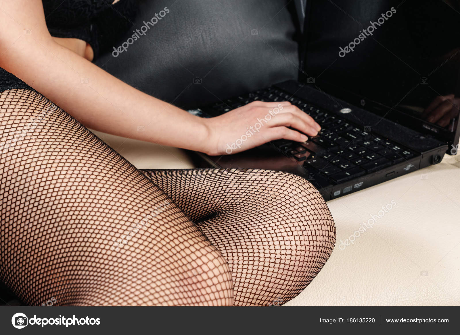 porno-seks-molodoy-devushki-onlayn-raskritogo-vlagalisha-pozhiloy