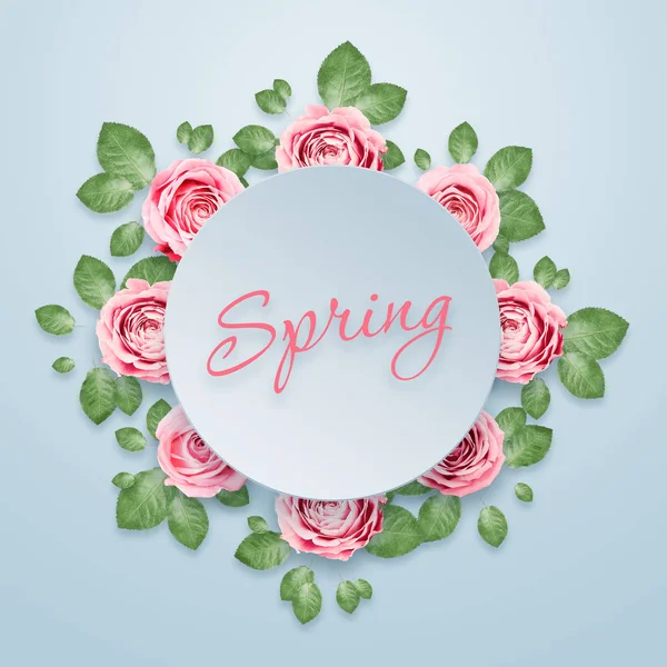 Wzór różowy i beżowy róż i zielonych liści na białym tle. Widok płaski świeckich, top, mieszana. Tło wiosna, Walentynki, 8 marca — Zdjęcie stockowe