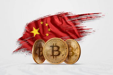 Kripto para birimi, altın sikke Bitcoin Btc. bozuk para bitcoin Çin bayrağı arka planı. Kavramı yeni bir para, Blockchain teknoloji, bir belirteç. Karışık teknik