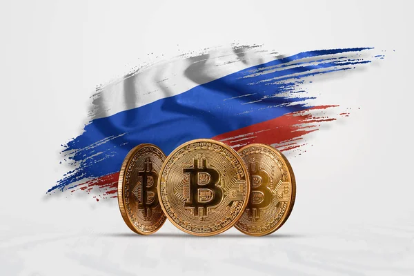 Monnaie cryptographique, pièce d'or BITCOIN BTC. Pièce Bitcoin sur le fond du drapeau de la Russie. Le concept une nouvelle monnaie, technologie Blockchain, un jeton. Techniques mixtes — Photo