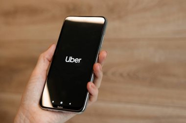 Brest, Belarus, 31 Ocak 2020: Xiaomi Redmi Note 8 akıllı telefon ekranındaki süper uygulama logosu. Kullanıcı uygulaması. Modern hizmetler.