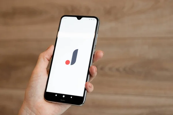Brest, Belarus, 31 Januari 2020: Logo aplikasi Joom pada Xiaomi Redmi Note 8 close-up layar pintar. Aplikasi Joom. Toko daring . — Stok Foto