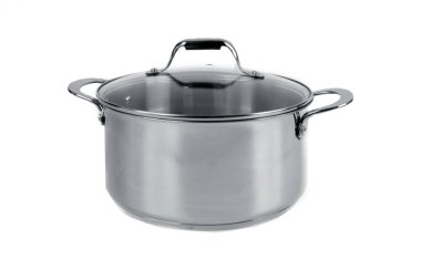 Metal pan beyaz arkaplanda izole edildi.