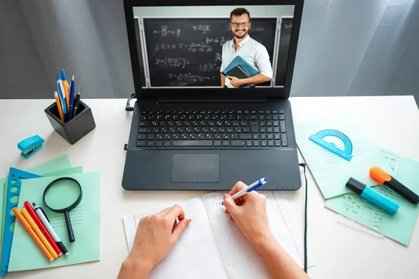 Schöne Mädchen Mit Laptop Hause Studieren Online Bildungskonzept Studium Der — Stockfoto