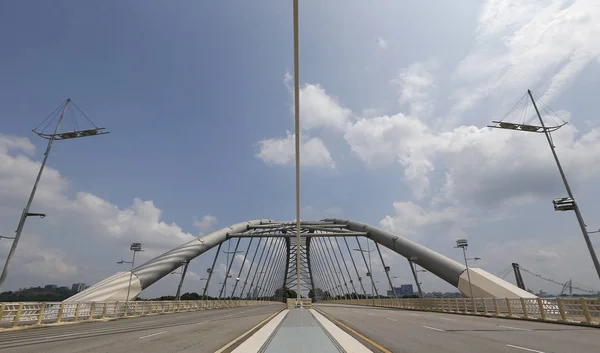 General view of the Putrajaya bridge road, Malaysia — Stock Photo, Image