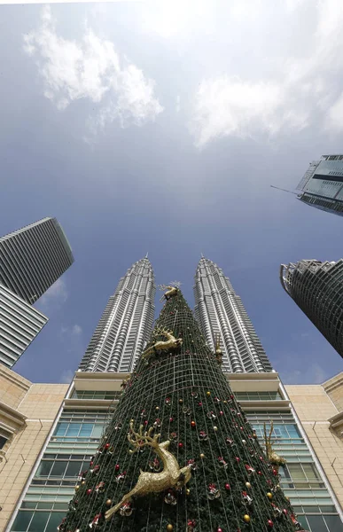 最も高いマレーシアのクリスマス ツリーの一般的なビュー — ストック写真