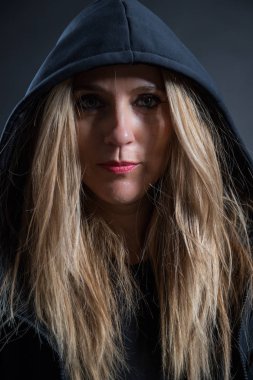 Alçak-ışık fotoğraf stüdyosu modelinde