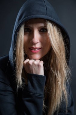 Alçak-ışık fotoğraf stüdyosu modelinde