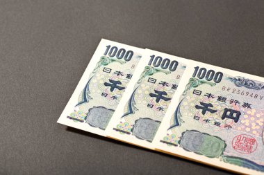 Üç Japon Not 1000 yen banka