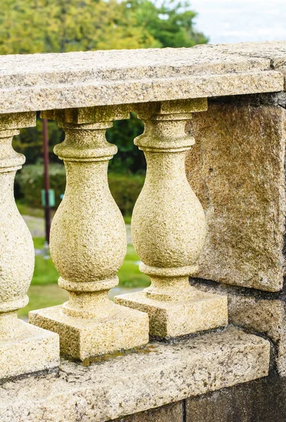 Steinzaun in der Burg schließen. — Stockfoto